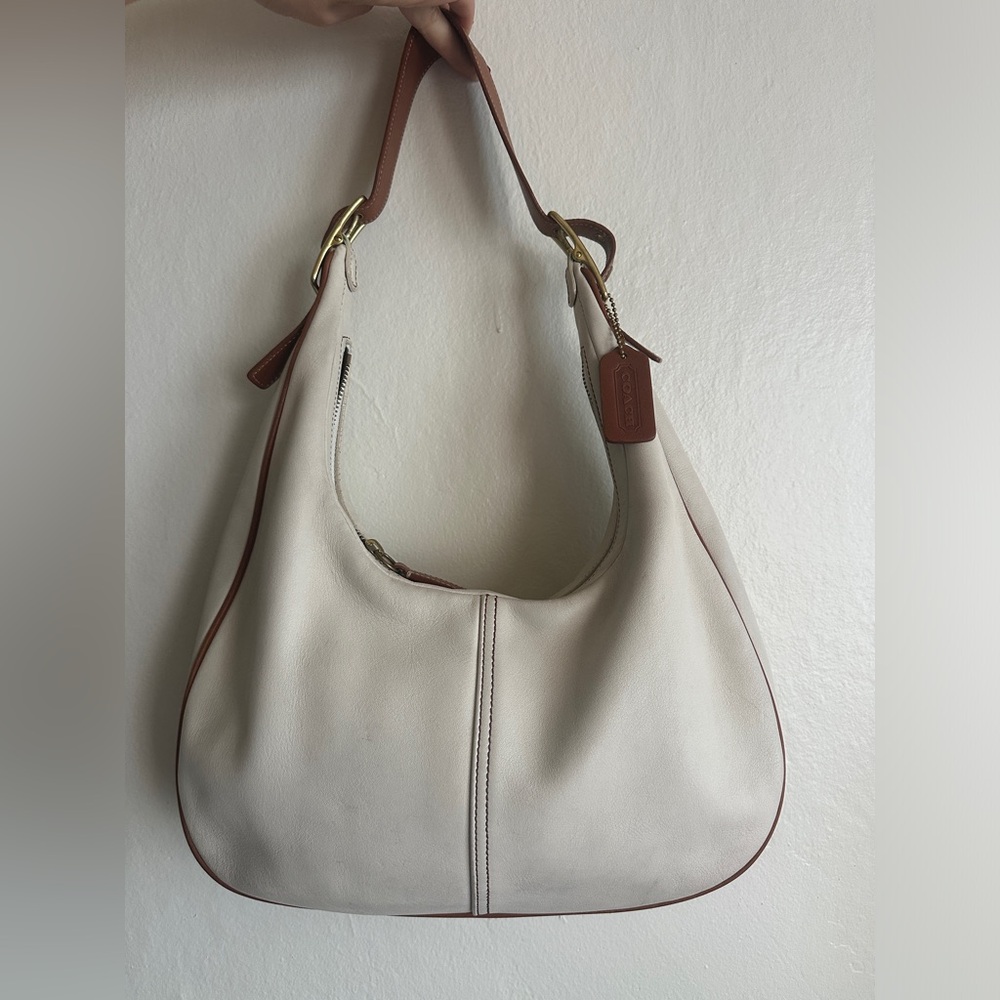 Coach Vintage East West Zoe Legacy White-Tan Leather Hobo Shoulder Bag 9591